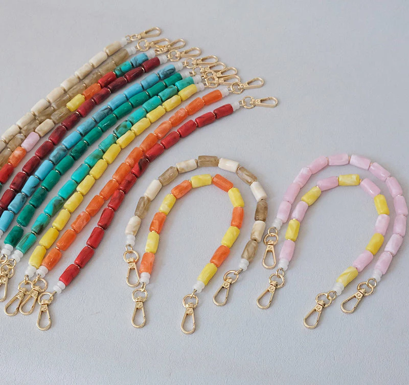 Colourful acrylic bead chain