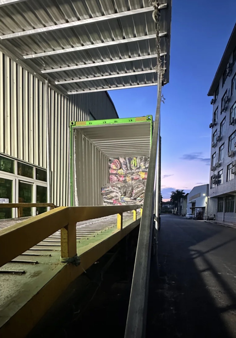 Container loading · 1